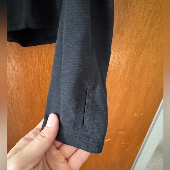 Size S Black Under Armour Quarter Zip - Picture 4 of 4